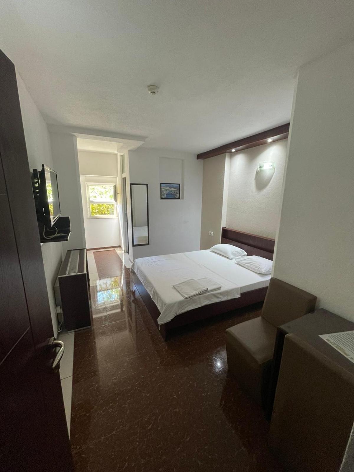 Hotel Millenium2 Prizren Eksteriør billede