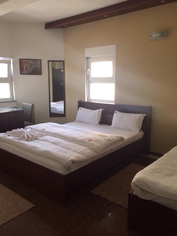 Hotel Millenium2 Prizren Eksteriør billede